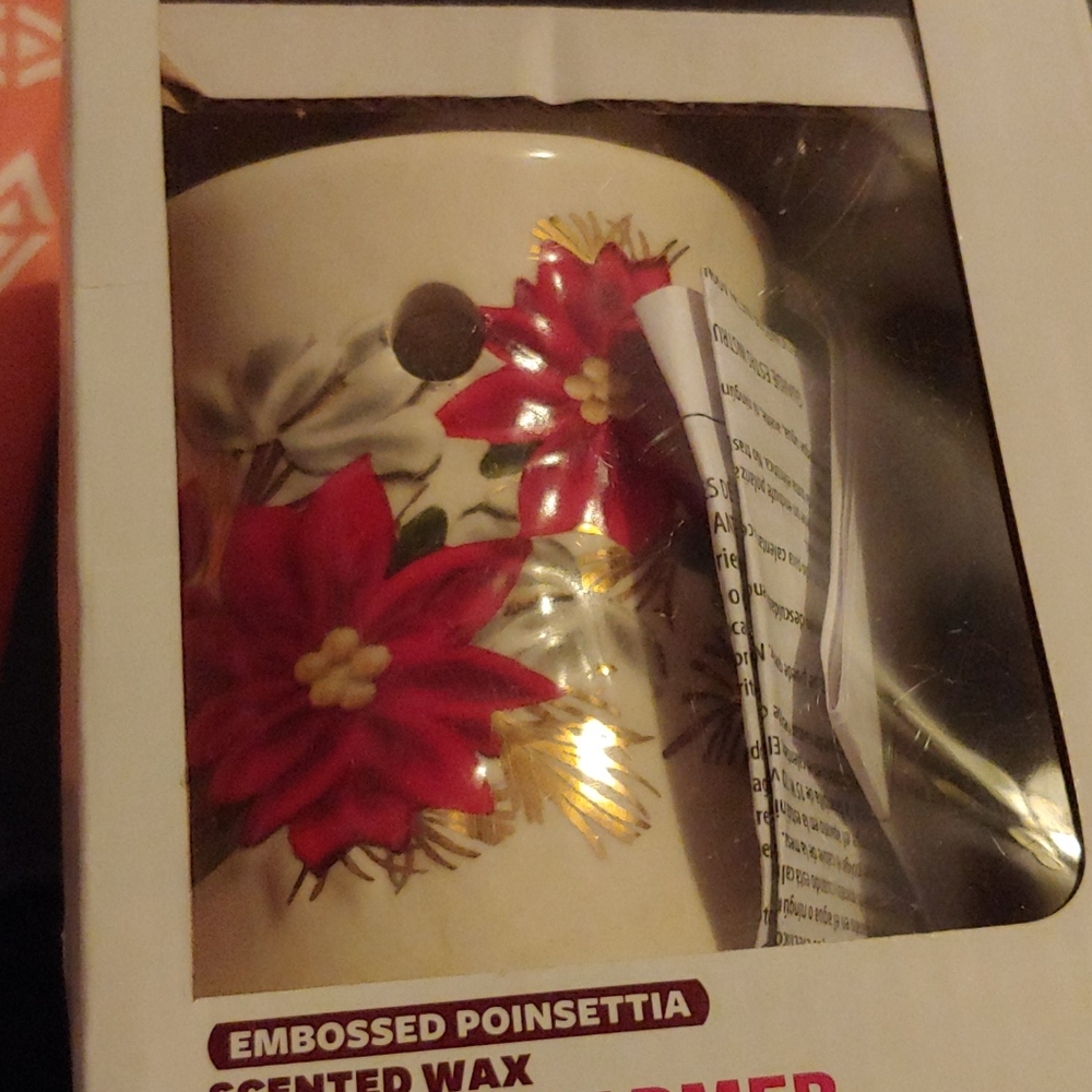 BHG Poinsettia Scented Wax Accent Warmer Plug In